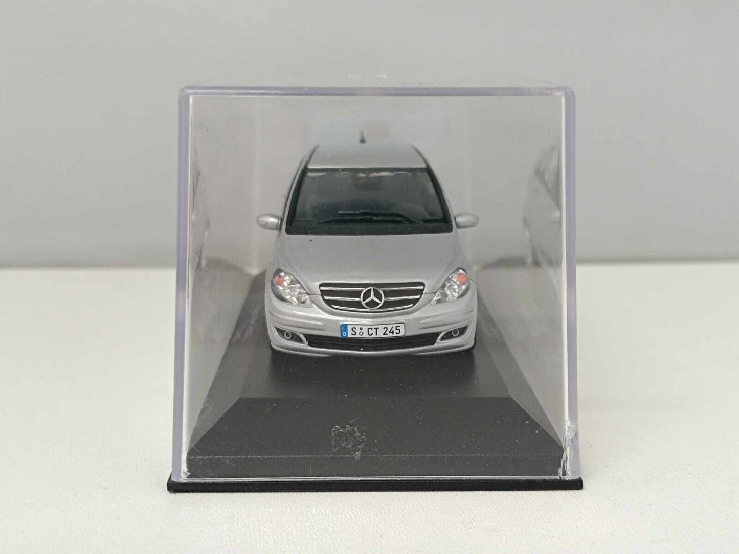 Mercedes-Benz B-Klasse W245 Minichamps 1/43 Polarsilver Usato + Teca