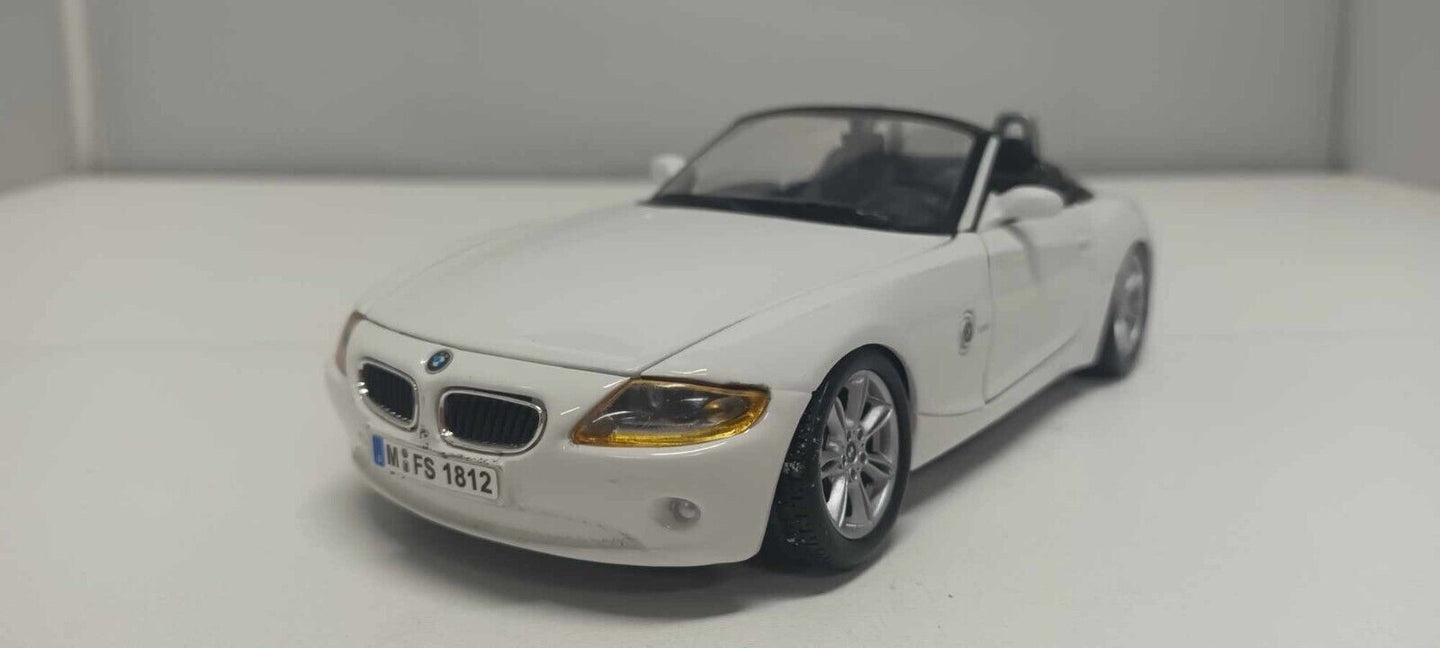 BMW Z4 Spider 2003 White Bianco Burago 1:24 Usato 1/24