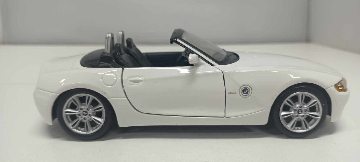 BMW Z4 Spider 2003 White Bianco Burago 1:24 Usato 1/24