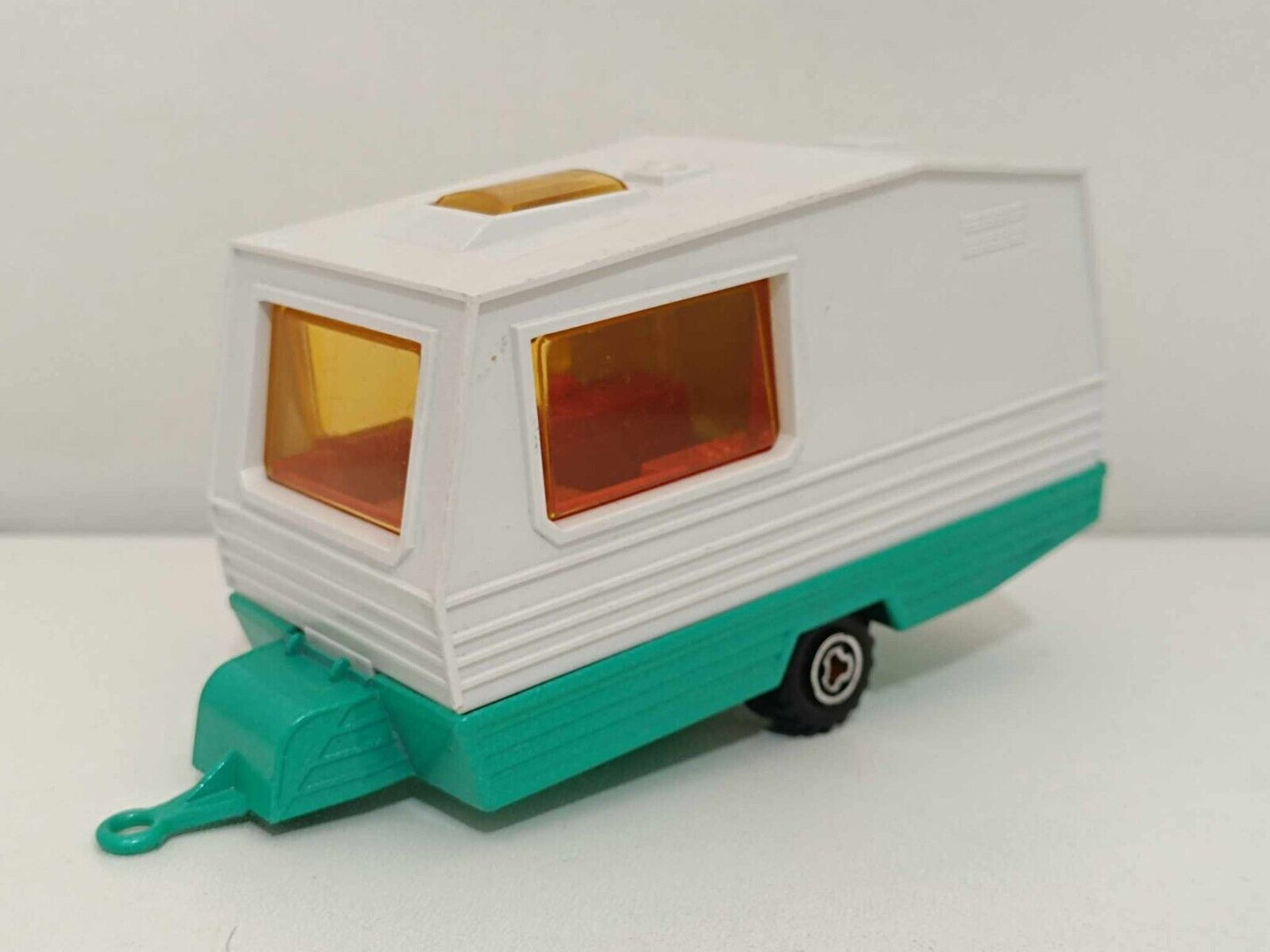 Chevrolet Blazer + Roulotte Fruit of the Loom (Rare) - Majorette 1:36 GM Shop