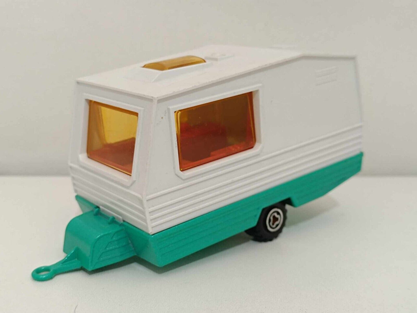 Chevrolet Blazer + Roulotte Fruit of the Loom (Rare) - Majorette 1:36 GM Shop