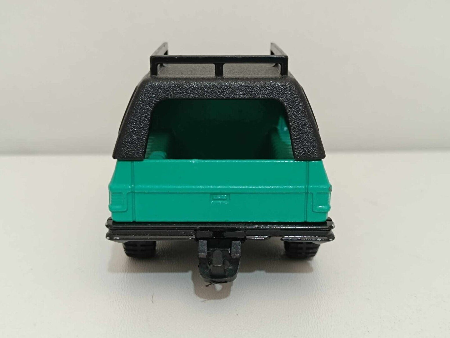 Chevrolet Blazer + Roulotte Fruit of the Loom (Rare) - Majorette 1:36 GM Shop