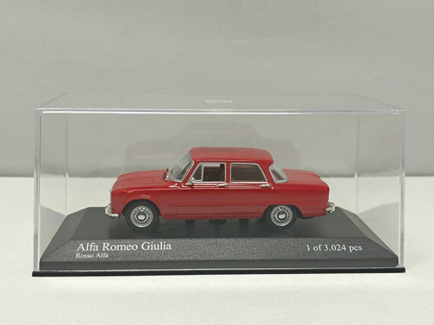 Alfa Romeo Giulia 1970 Rosso Red Minichamps 1:43 Nuovo Limited Edition 3024 Pz
