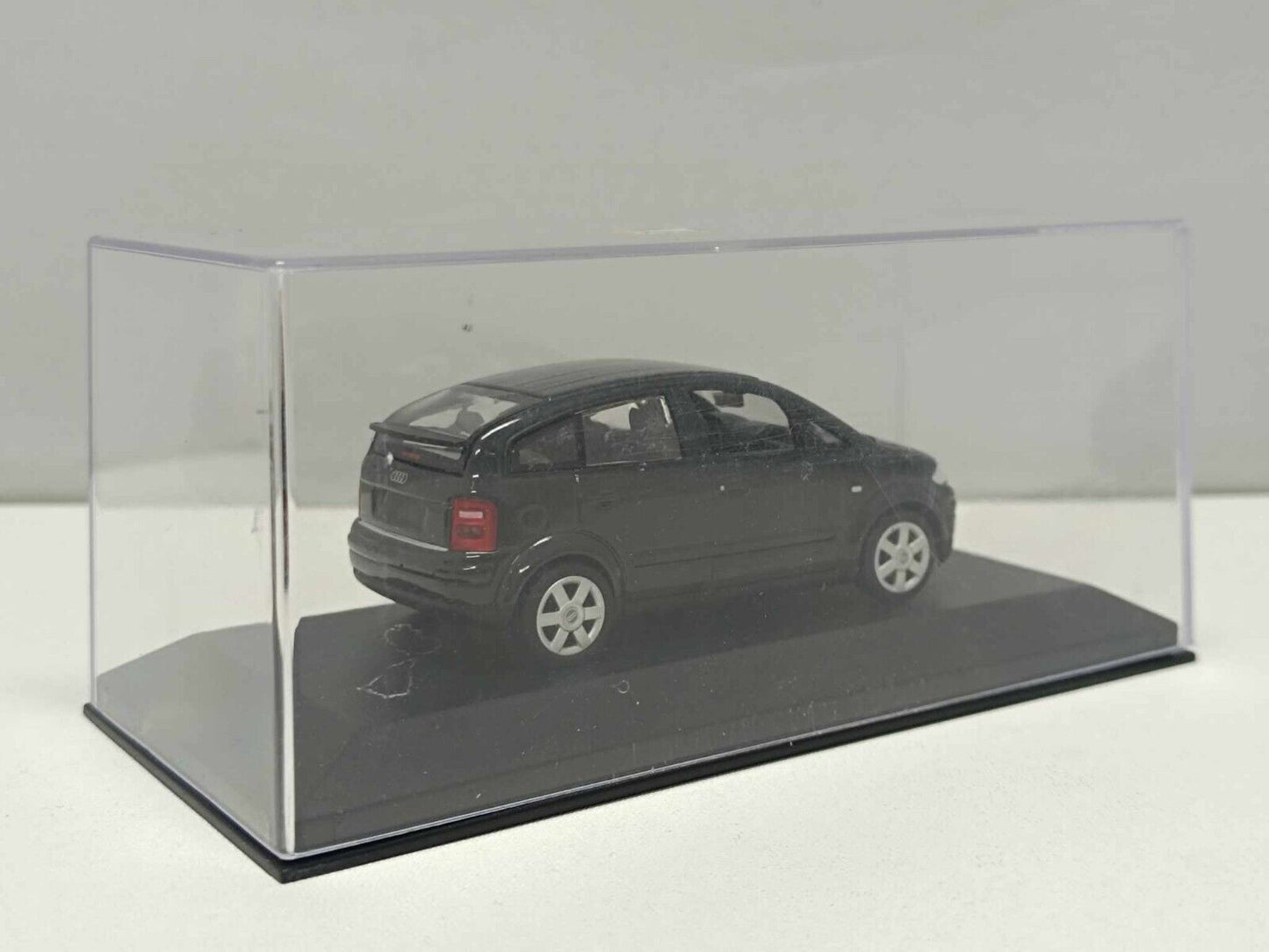 Audi A2 2000 Black Metallic Minichamps 1:43 Nero Metallizzato Usato + Teca