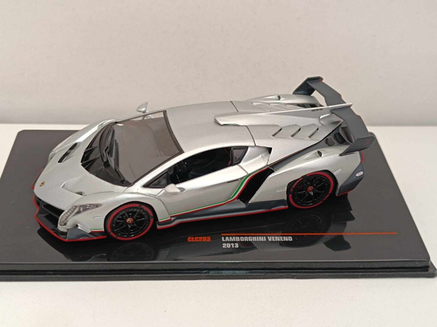 Lamborghini Veneno (2013) - Ixo Models 1:43 GM Shop