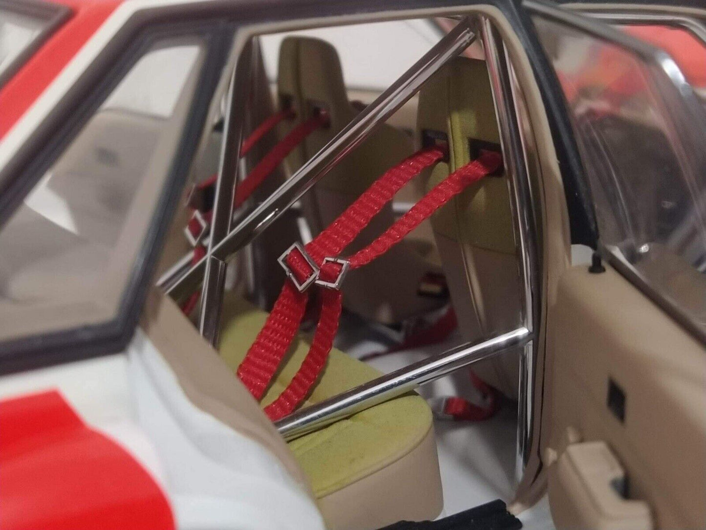 HDT VK commodore Sandown Winner 1984 - Biante 1:18 GM Shop