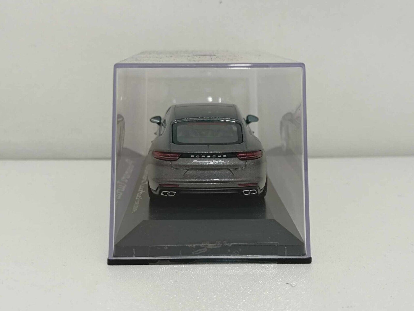 Porsche Panamera Turbo Executive - Minichamps 1:43 GM Shop