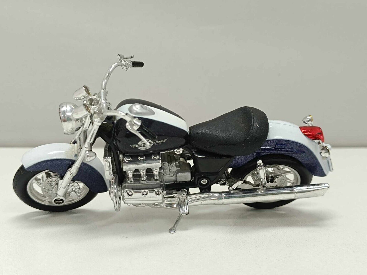 Honda F6C Moto Diecast - Burago 1:18  Usato no box