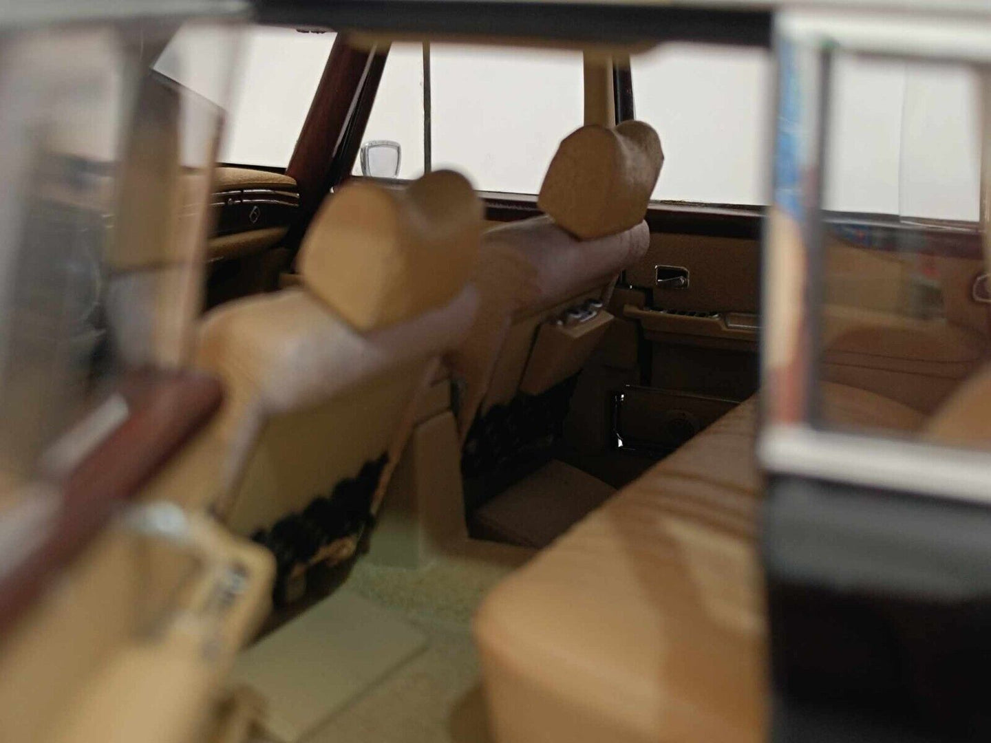 Mercedes Benz 600 SWB (VERY RARE) - Autoart Signature 1:18 GM Shop