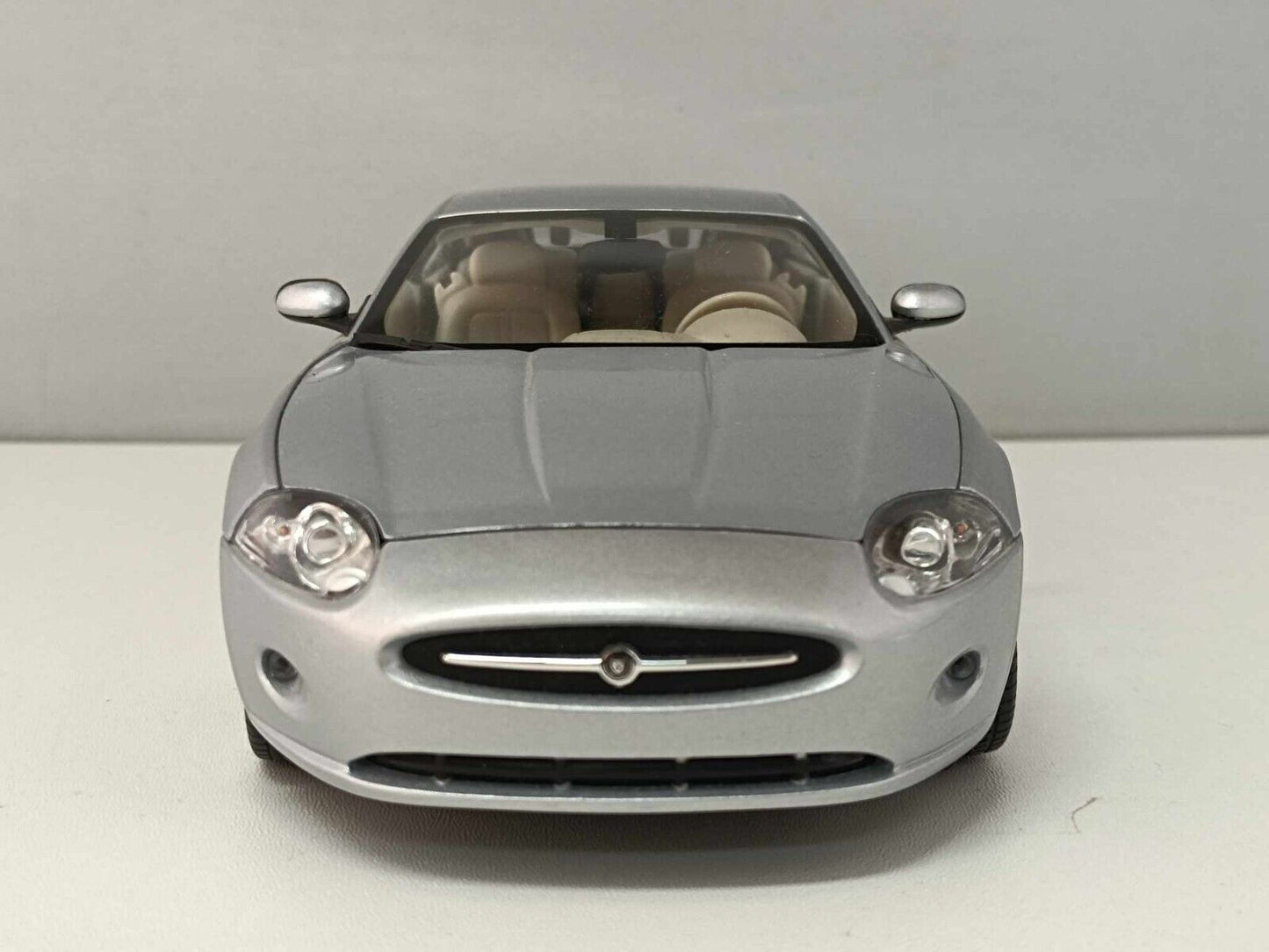 Jaguar XK Coupe 2006 Silver Welly 1/18 Usato Rara Very Rare Diecast GM Shop