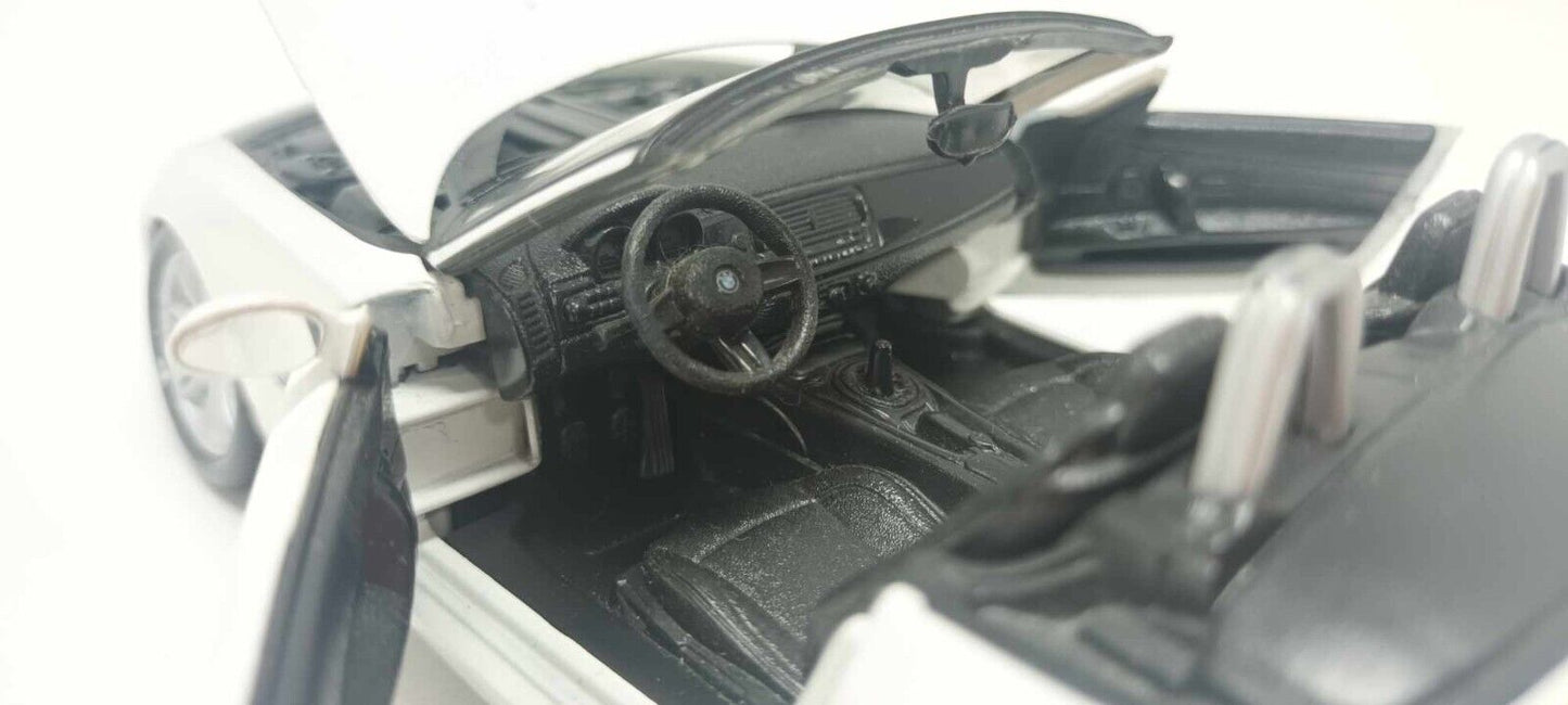BMW Z4 Spider 2003 White Bianco Burago 1:24 Usato 1/24