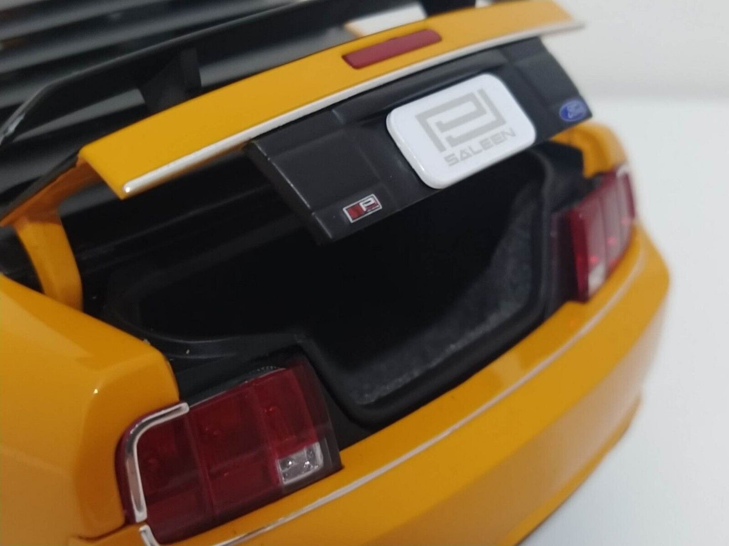Saleen Mustang Parnelli Jones #15 2007 - Autoart 1:18