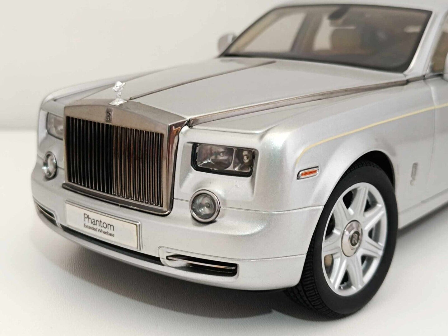 Rolls-Royce Phantom Extended Wheelbase (Very Rare) - Kyosho 1:18 GM Shop