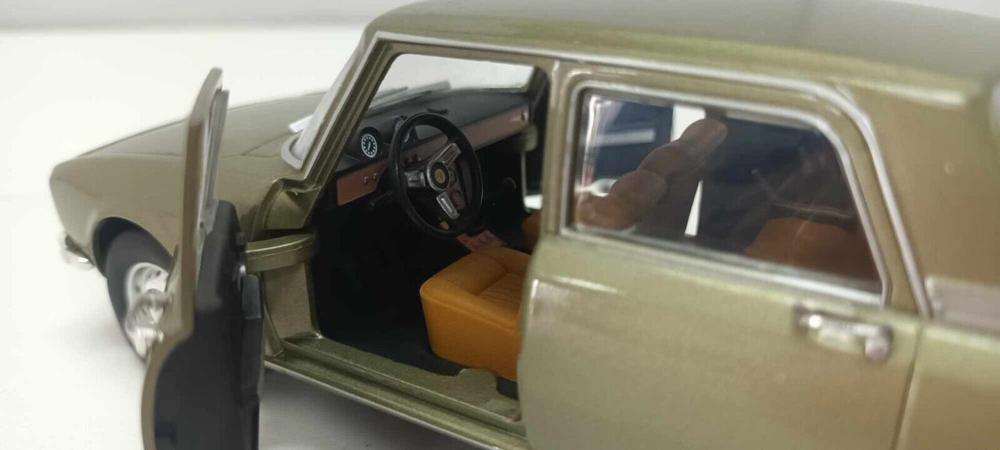 Alfa Romeo 1750 Berlina 1978 Verde Metallizzato Edicola Leo Models 1:24 Usato