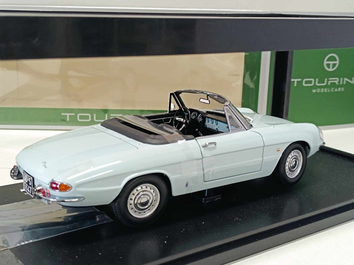 Alfa Romeo Duetto Spider 1600 - 1966 Blu Celeste - Touring Modelcars 1:18 Nuovo