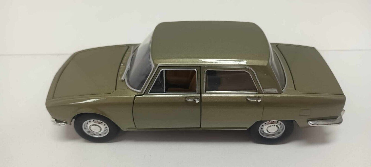 Alfa Romeo 1750 Berlina 1978 Verde Metallizzato Edicola Leo Models 1:24 Usato