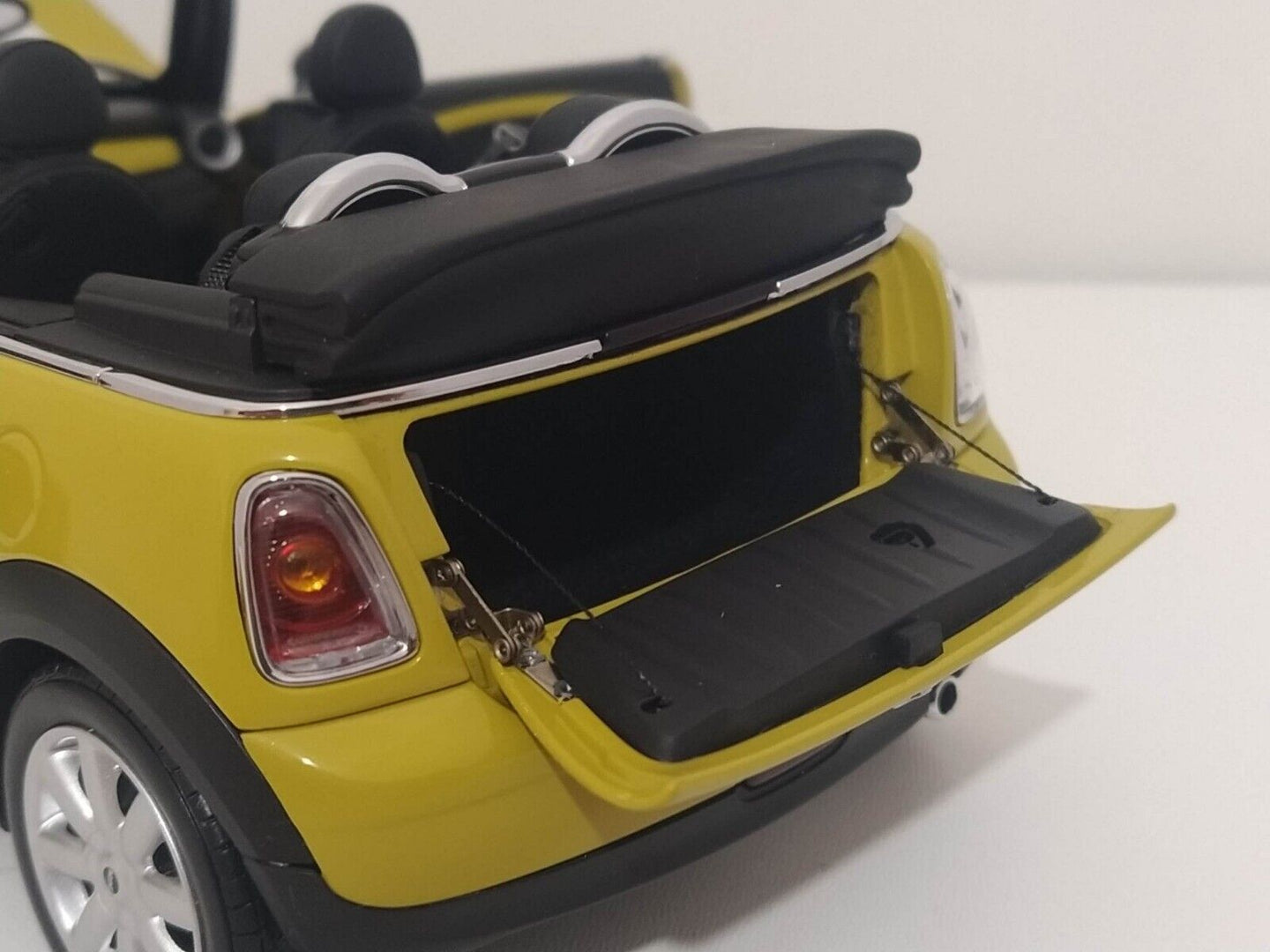 Mini Cooper Convertible 2009 - Kyosho 1:18 GM Shop