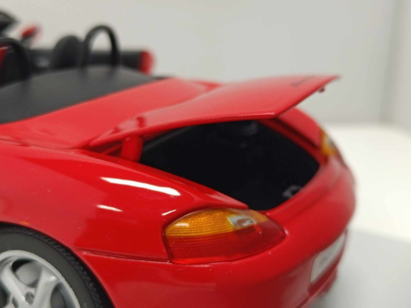 Porsche Boxster Cabriolet 1996 Red Rosso UT Models 1:18 Usato + Box