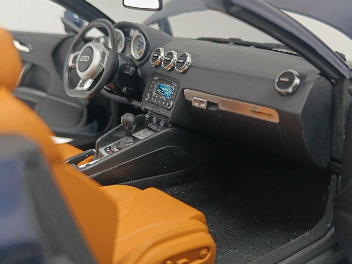 Audi TT Roadster 2006 Tiefseeblau - Minichamps Dealers Edition 1:18 GM Shop