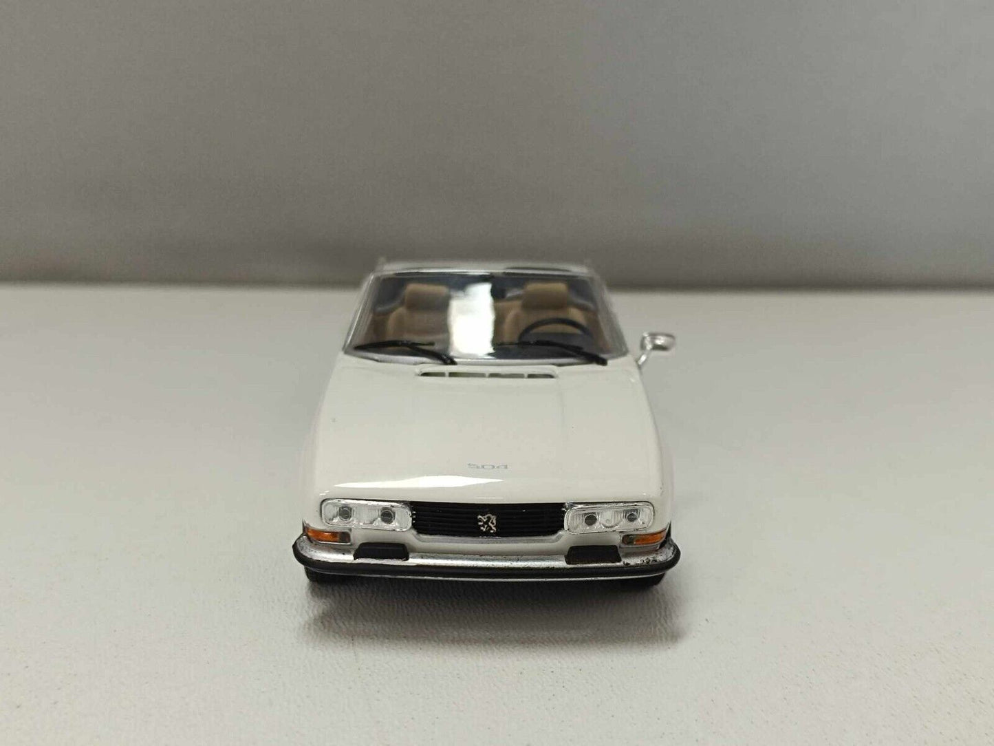Peugeot 504 Cabriolet 1977 Blanc Alaska Minichamps 1:43 Limited Edition 2.640 Pz