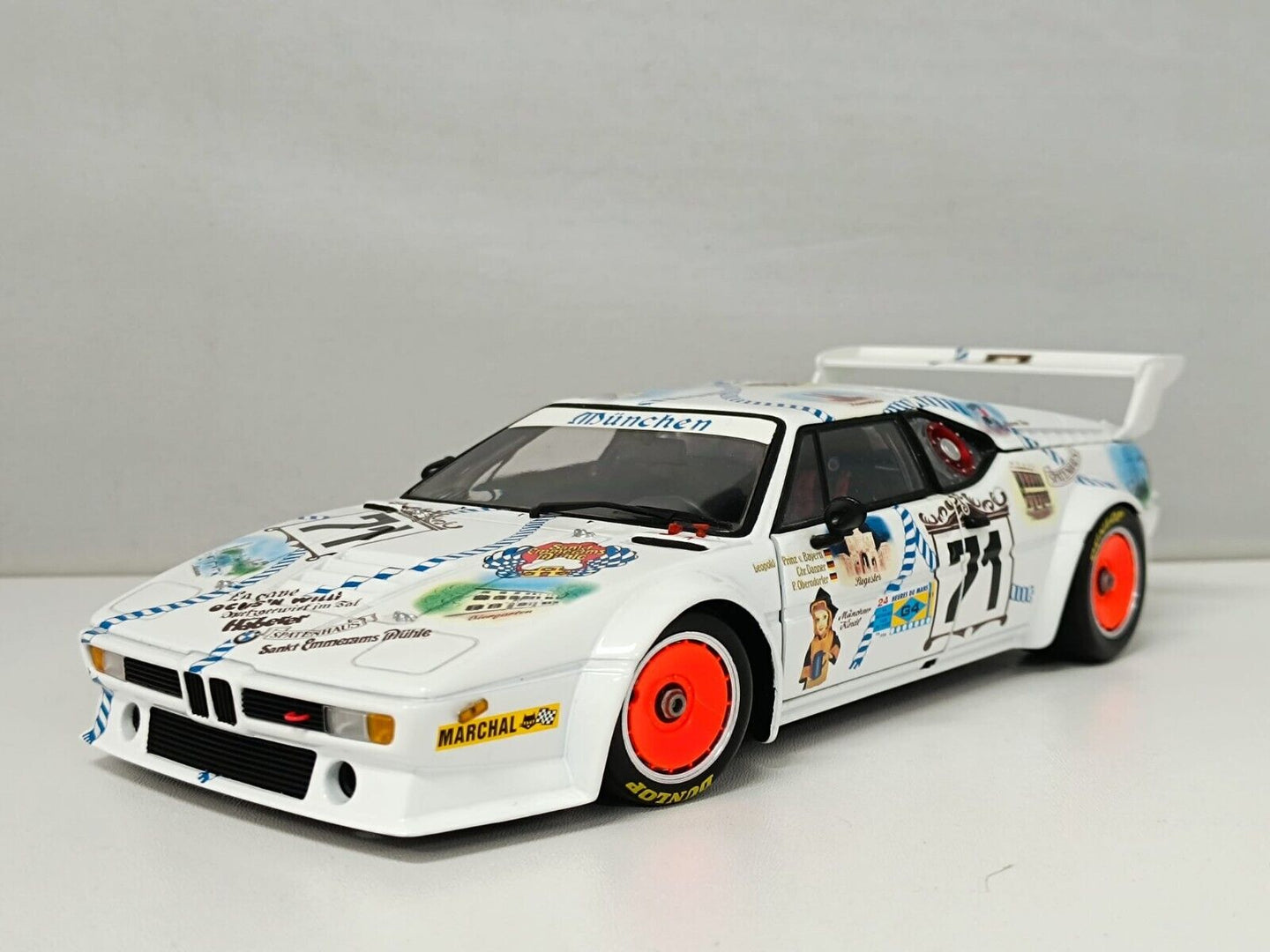 BMW M1 V. Bayern / Oberndorfer / Danner #71 Le Mans 1981 Minichamps 1:18 Usato