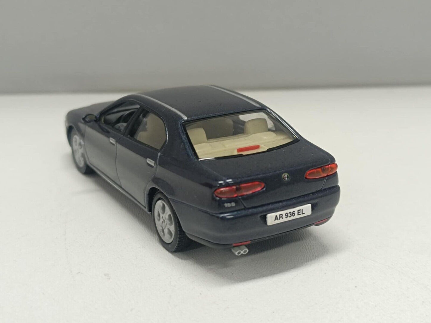 Alfa Romeo 166 - 1998 Grigio Grey Met Solido 1:43 Usato + Steel Box