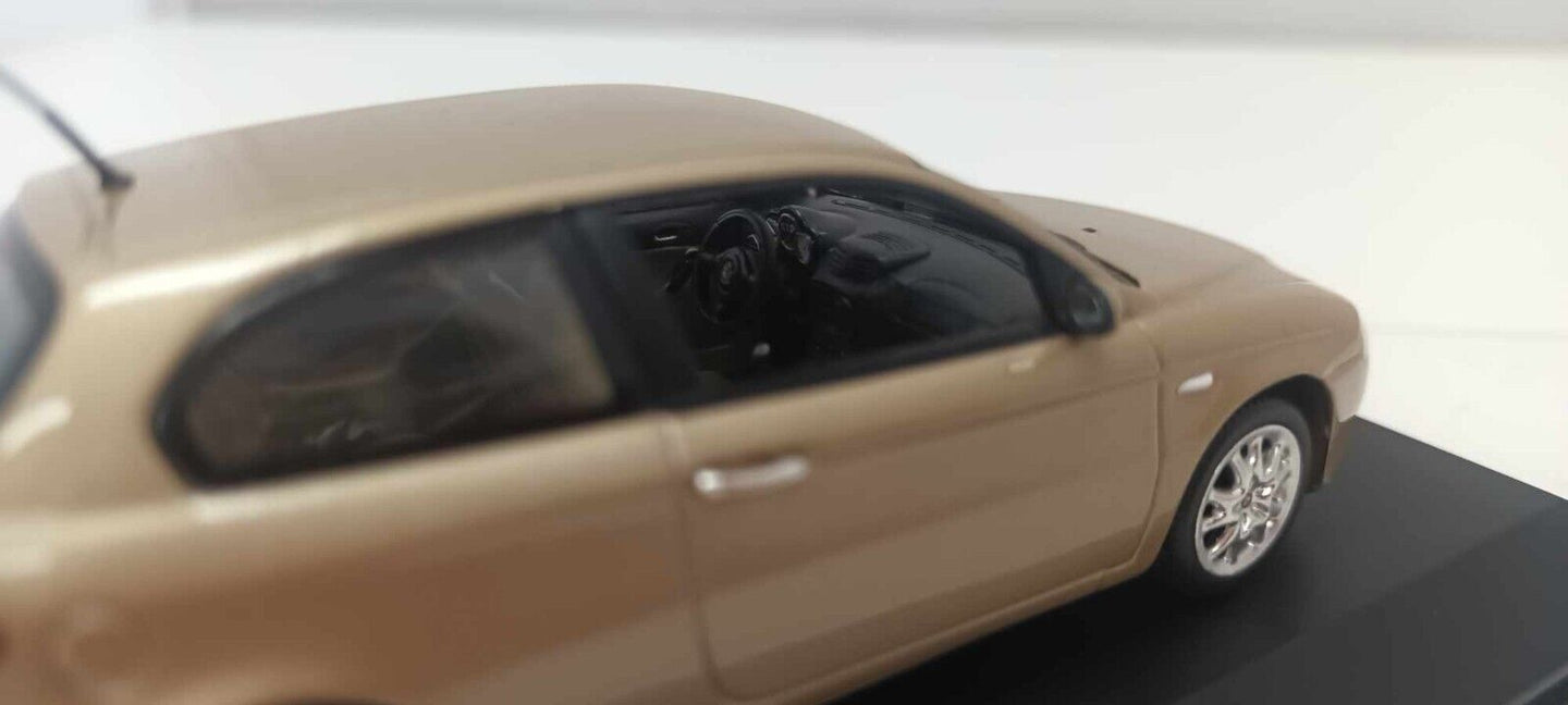 Alfa Romeo 147 Restyling 2 Serie 2005 Gold Luci Di Amalfi Minichamps 1:43 Teca