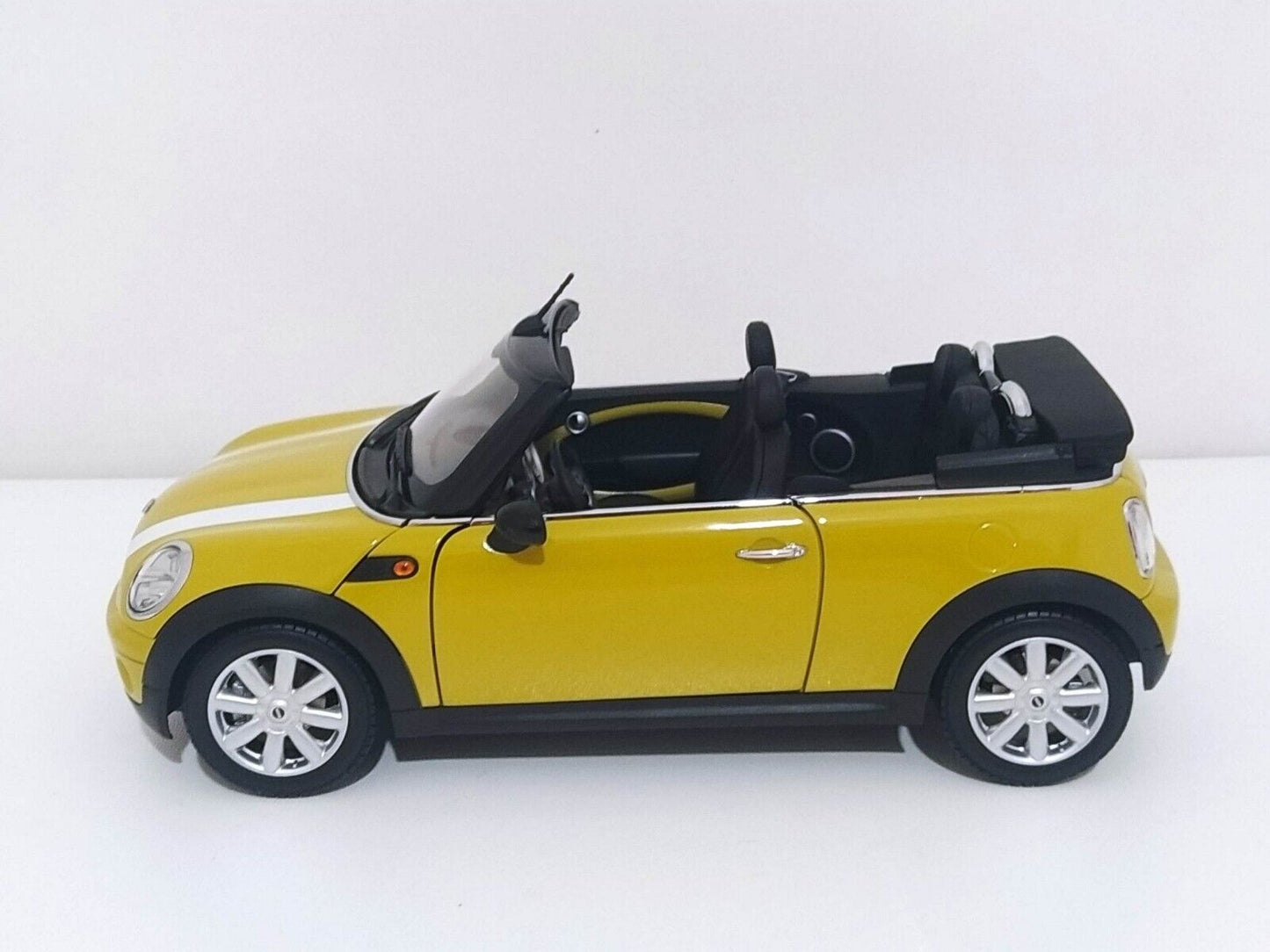 Mini Cooper Convertible 2009 - Kyosho 1:18 GM Shop