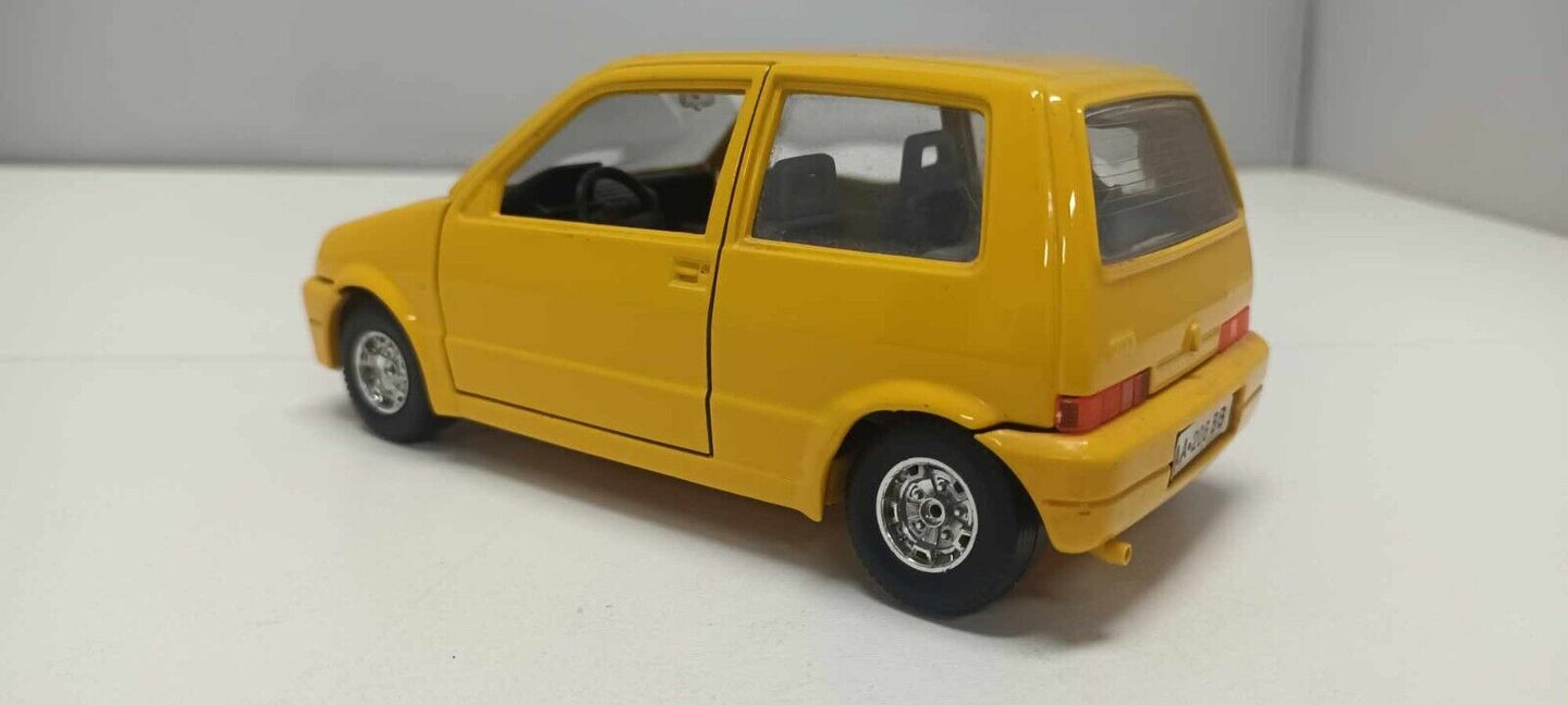 Fiat 500 - 1993 Giallo Yellow Burago Bburago Made in Italy 1:24 Usato 1/24