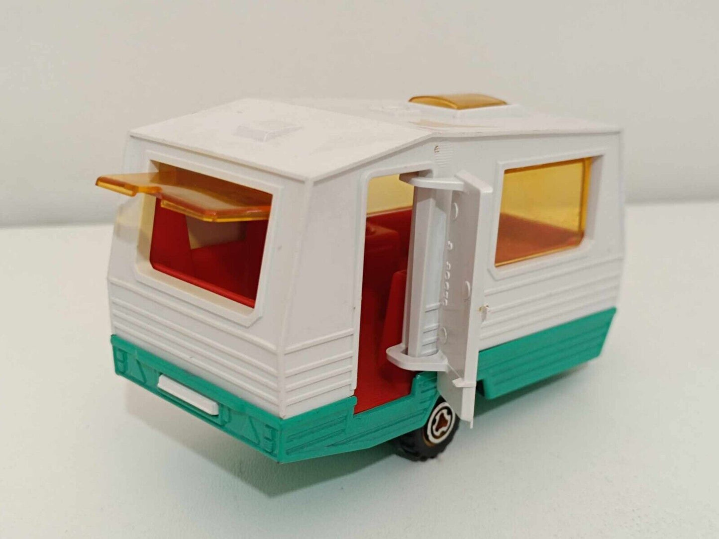 Chevrolet Blazer + Roulotte Fruit of the Loom (Rare) - Majorette 1:36 GM Shop