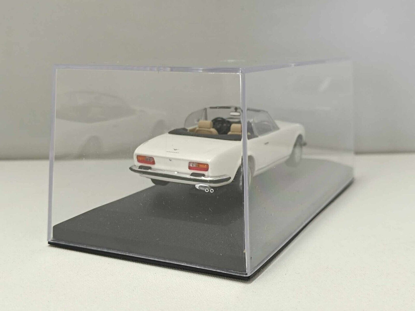 Peugeot 504 Cabriolet 1977 Blanc Alaska Minichamps 1:43 Limited Edition 2.640 Pz