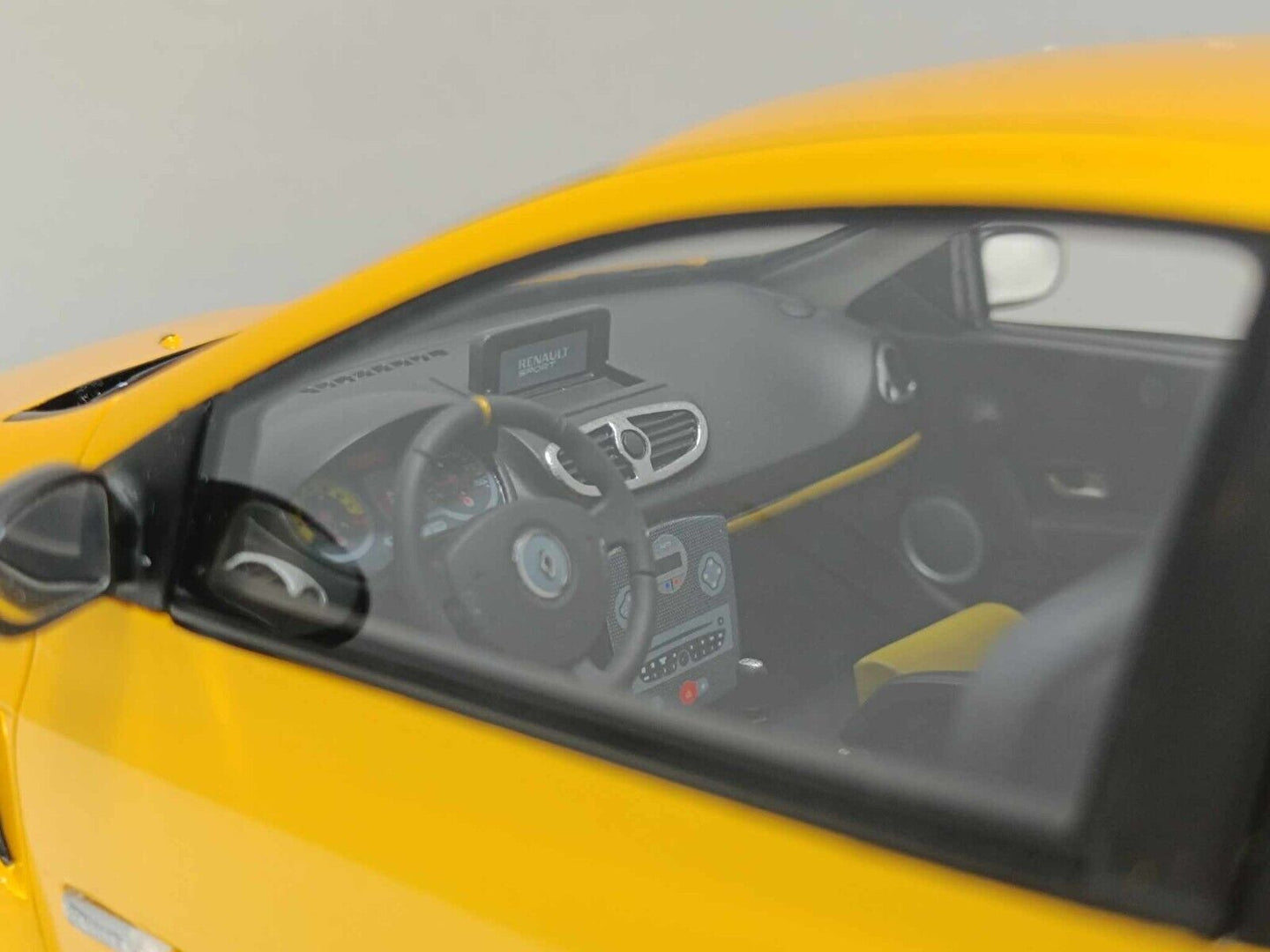 Renault Clio 3 RS ph.2 Sport Cup yellow 2010 Ottomobile 1:18 Nuovo Limited