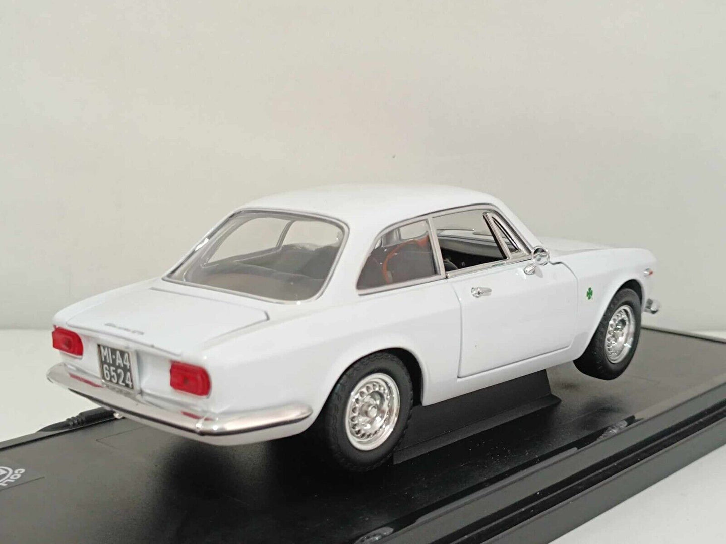 Alfa Romeo Giulia Sprint GTA 1965 - Road Signature 1:18 Very Rare Bianco GM Shop