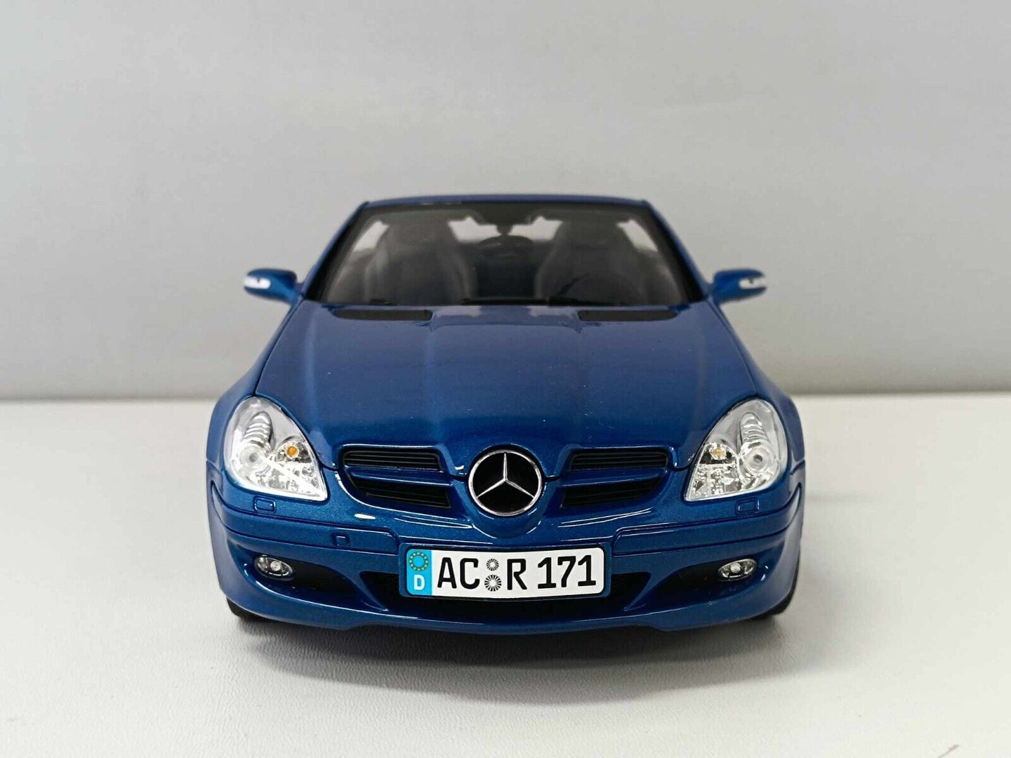 Mercedes-Benz SLK Class 2004 Minichamps 1/18 Blu Metallizzato Usato + Box