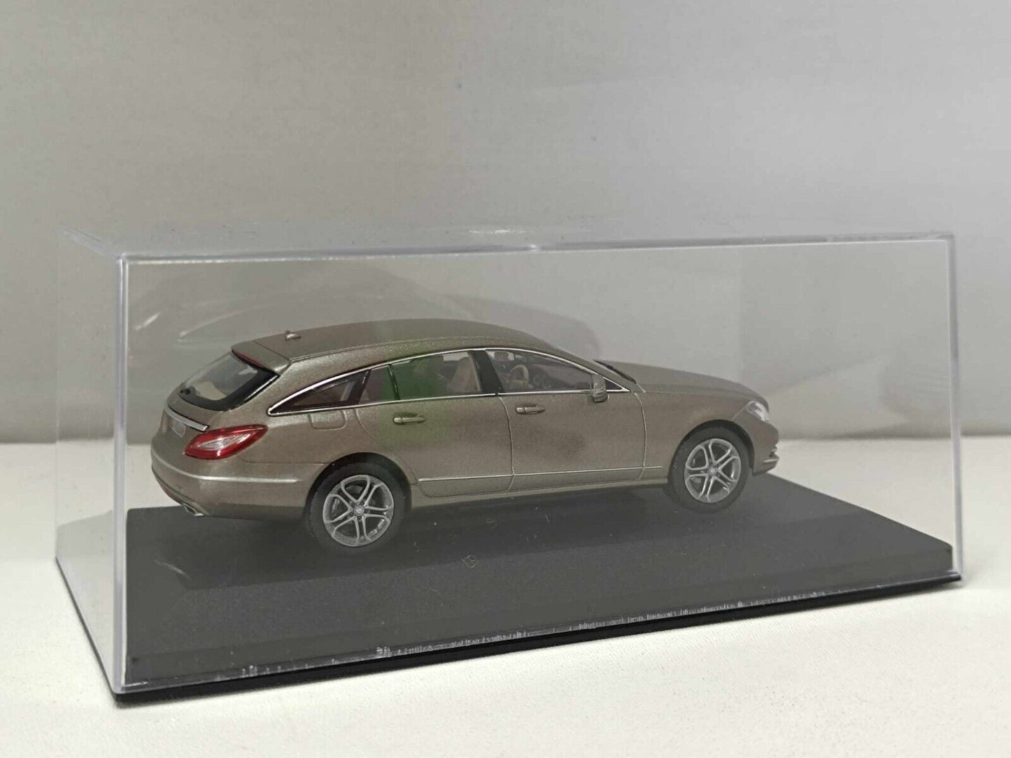 Mercedes-Benz CLS Klasse Shooting Brake 2010 - Norev 1:43 Usato