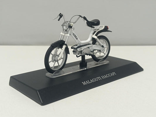Malaguti Haccapi Motorino Edicola Leo Models 1:18 Usato + Basetta