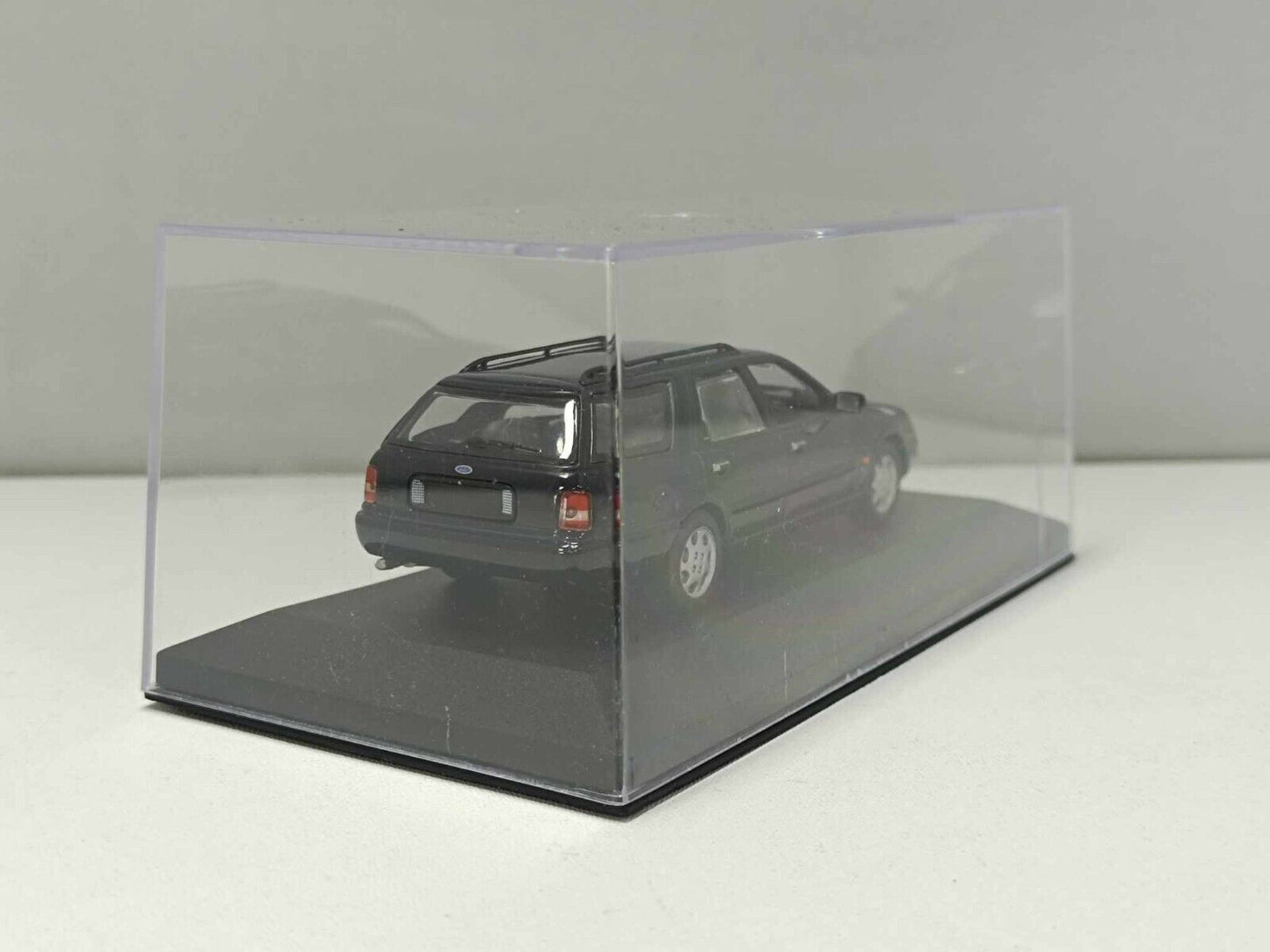 Ford Scorpio Break 1995 Blue Navy - Minichamps 1:43 + Teca