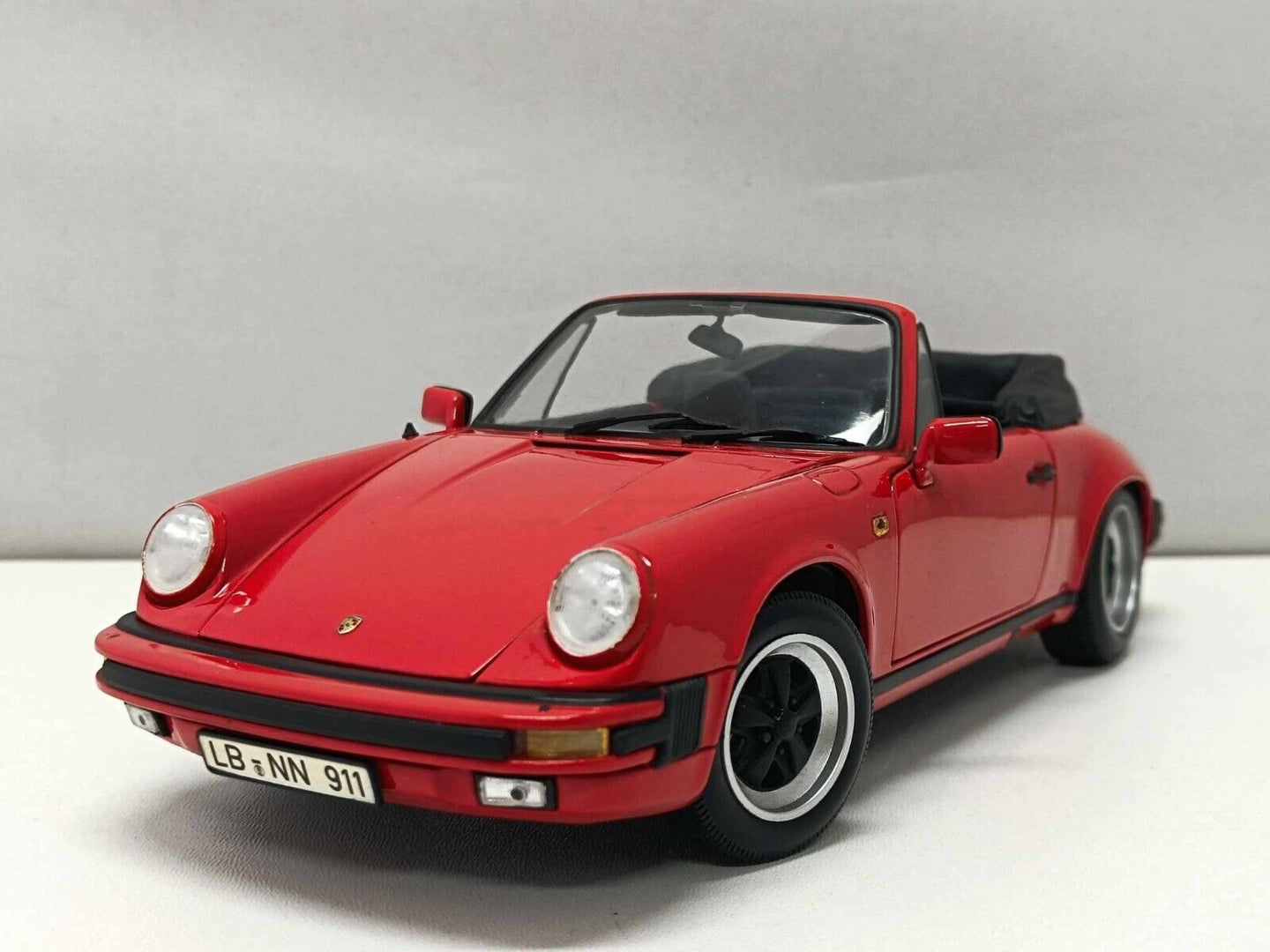 Porsche 911 Carrera Cabriolet 1983 Red Rosso - Minichamps 1:18 Rare
