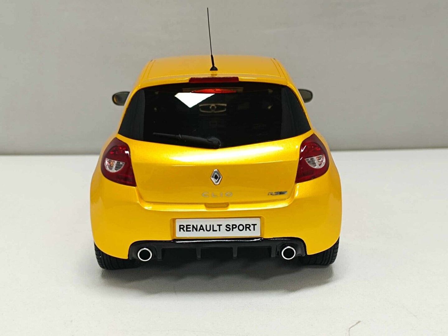 Renault Clio 3 RS ph.2 Sport Cup yellow 2010 Ottomobile 1:18 Nuovo Limited