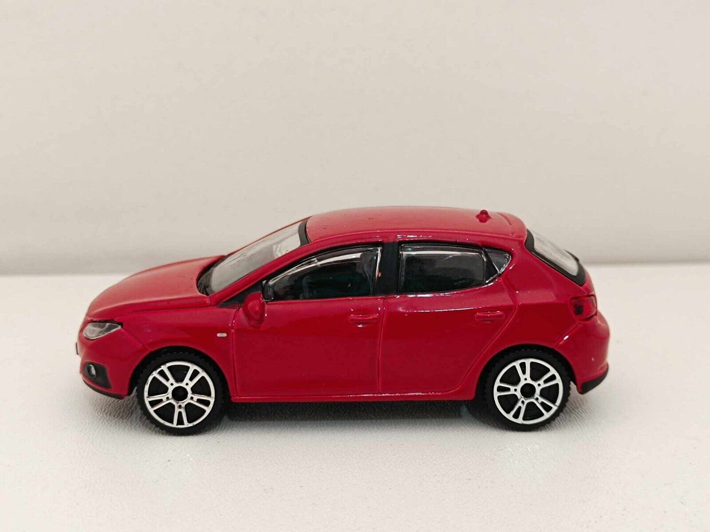 Seat Ibiza 5 Porte 2011 Burago 1:43 Rosso GM Shop