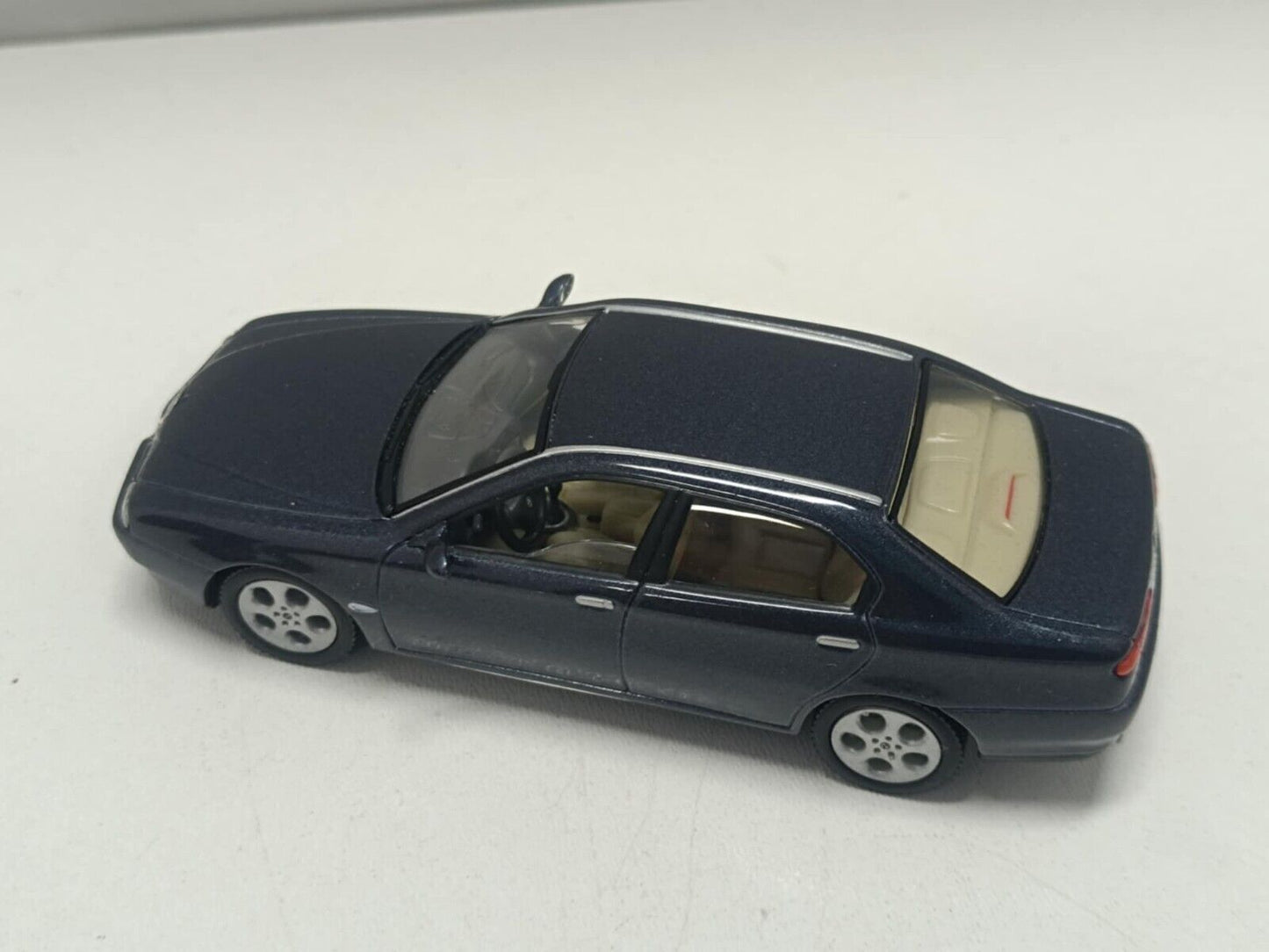 Alfa Romeo 166 - 1998 Grigio Grey Met Solido 1:43 Usato + Steel Box