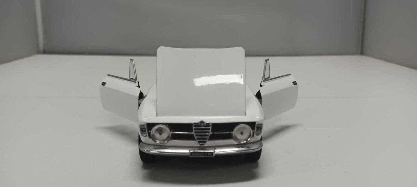 Alfa Romeo Giulia GT 1300 Junior 1965 Bianco White Edicola By Metro 1:24 Usato