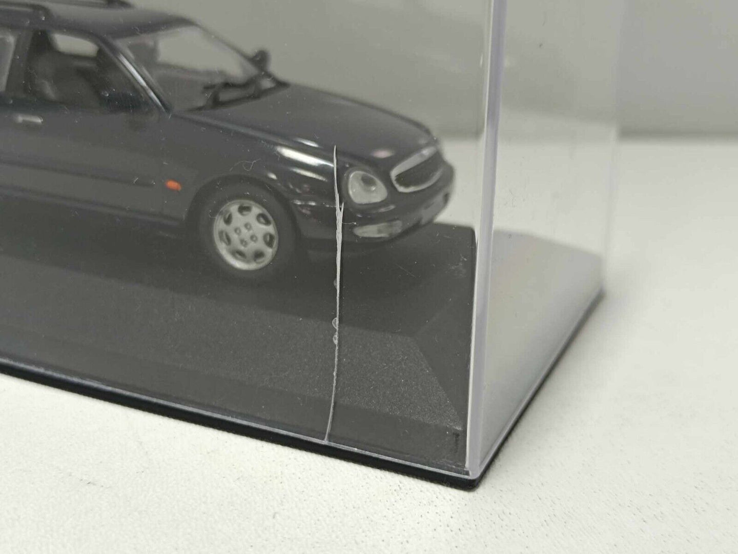 Ford Scorpio Break 1995 Blue Navy - Minichamps 1:43 + Teca
