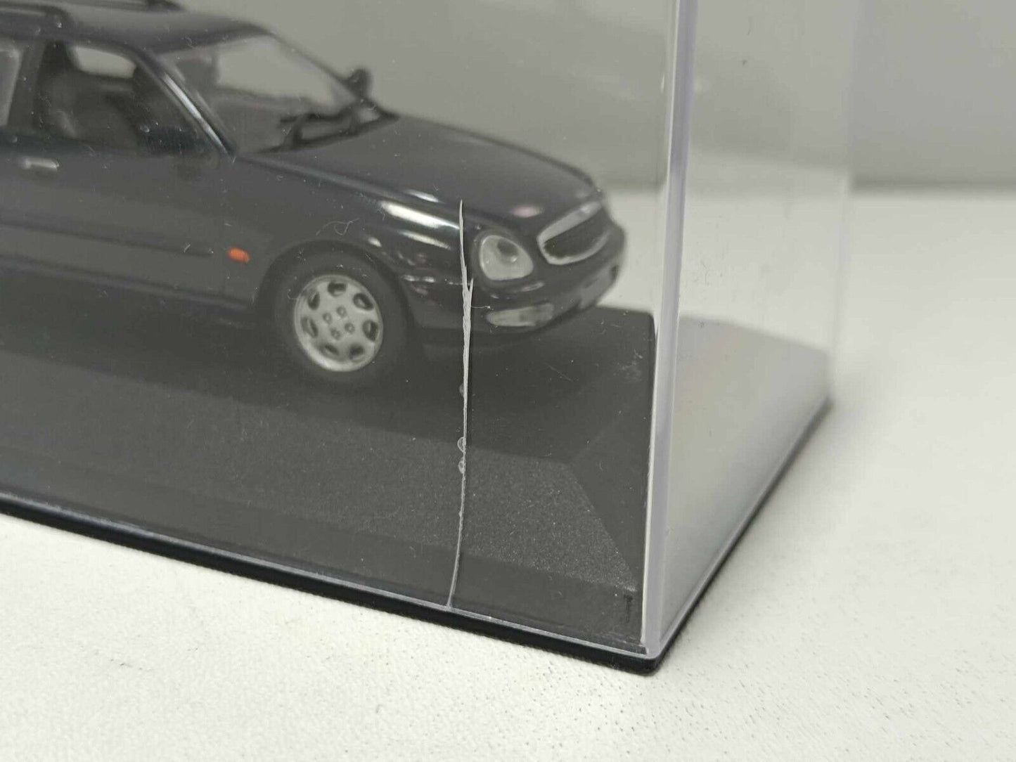 Ford Scorpio Break 1995 Blue Navy - Minichamps 1:43 + Teca