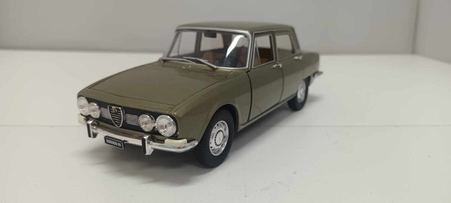 Alfa Romeo 1750 Berlina 1978 Verde Metallizzato Edicola Leo Models 1:24 Usato