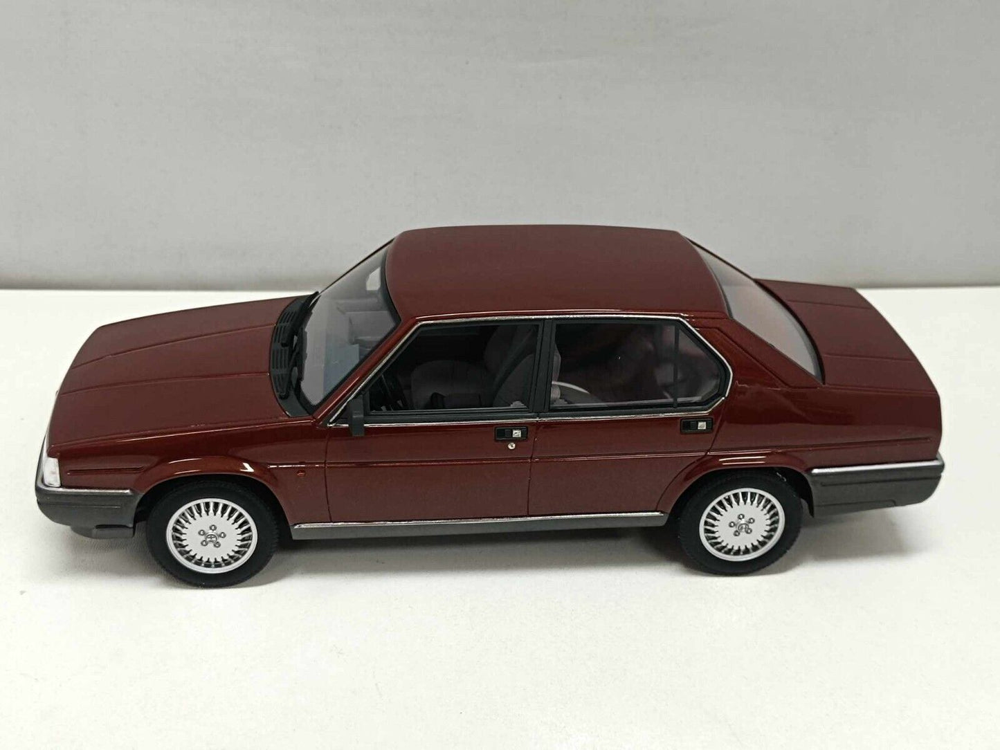 Alfa 90 2.5i Quadrifoglio Oro 1985 Opale Metallizzato Laudoracing 1:18 Usato