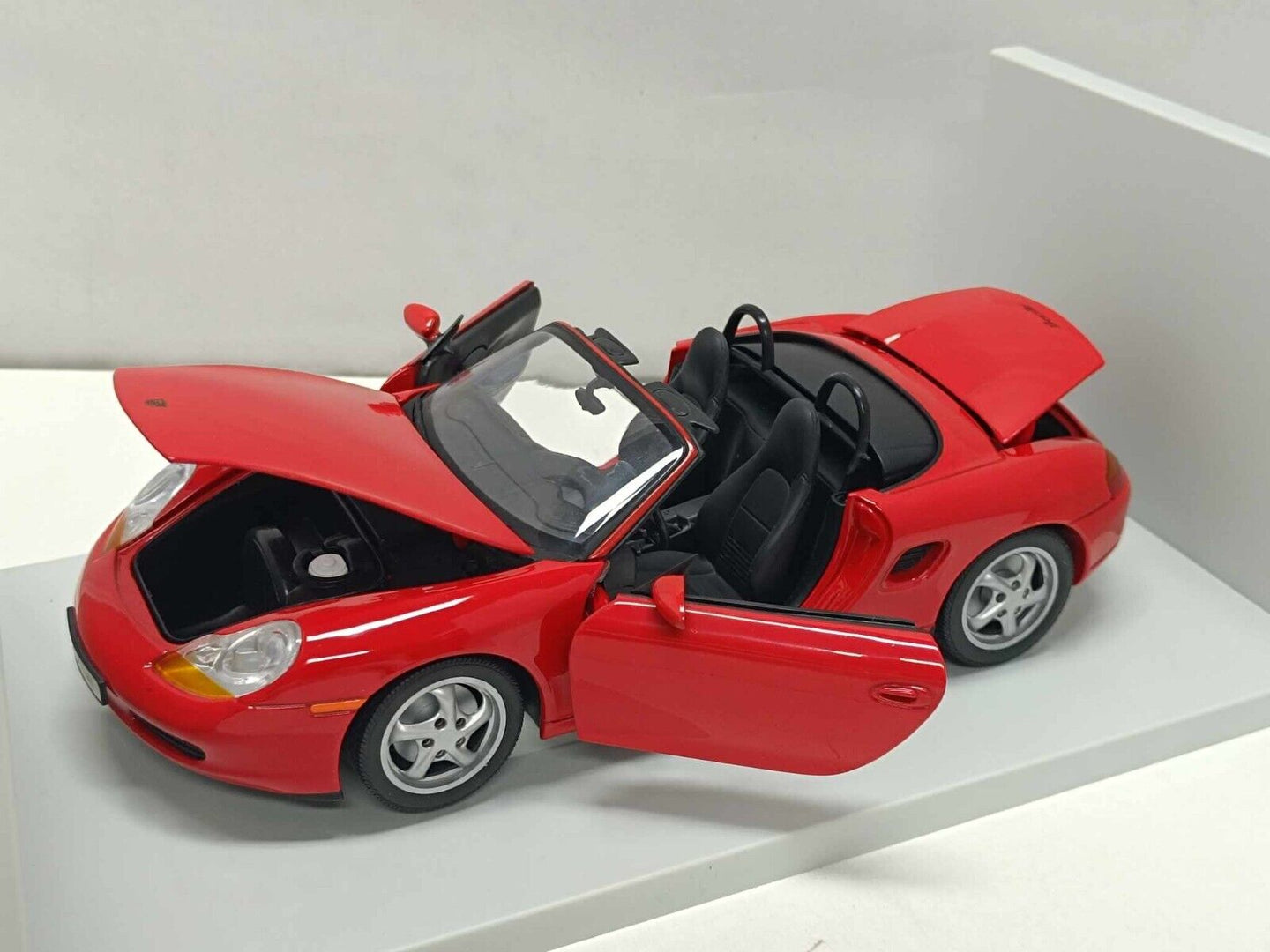 Porsche Boxster Cabriolet 1996 Red Rosso UT Models 1:18 Usato + Box