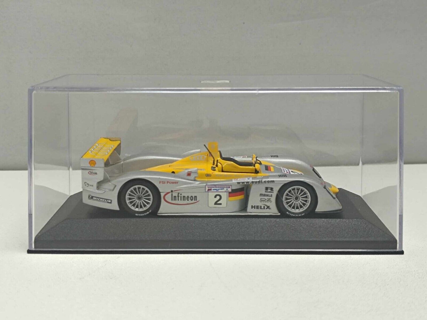 Infineon Audi R8 Le Mans 24 hrs 2002 #2 Limited Edition Minichamps 1:43 Usato