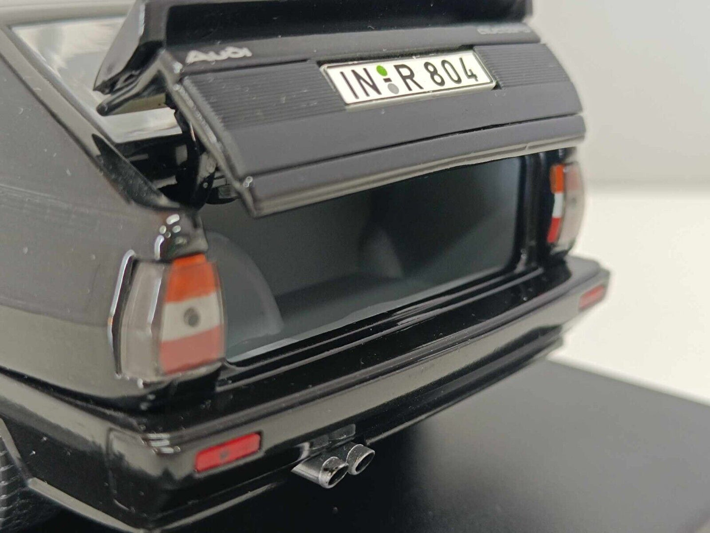 Audi Quattro 2.li Turbo 4 Nero Black 1986 Edicola Leo Models 1:24 Usato + Teca