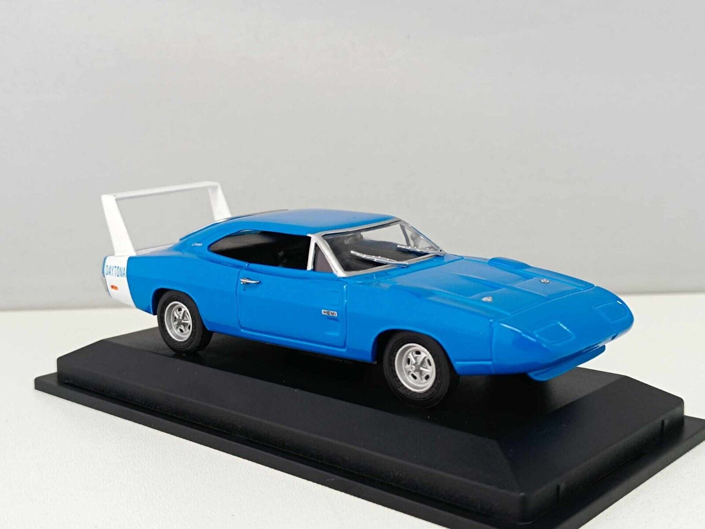 Dodge Charger Daytona 1969 Edicola 1/43 Muscle Car Azzurra Supporto + Teca Usato